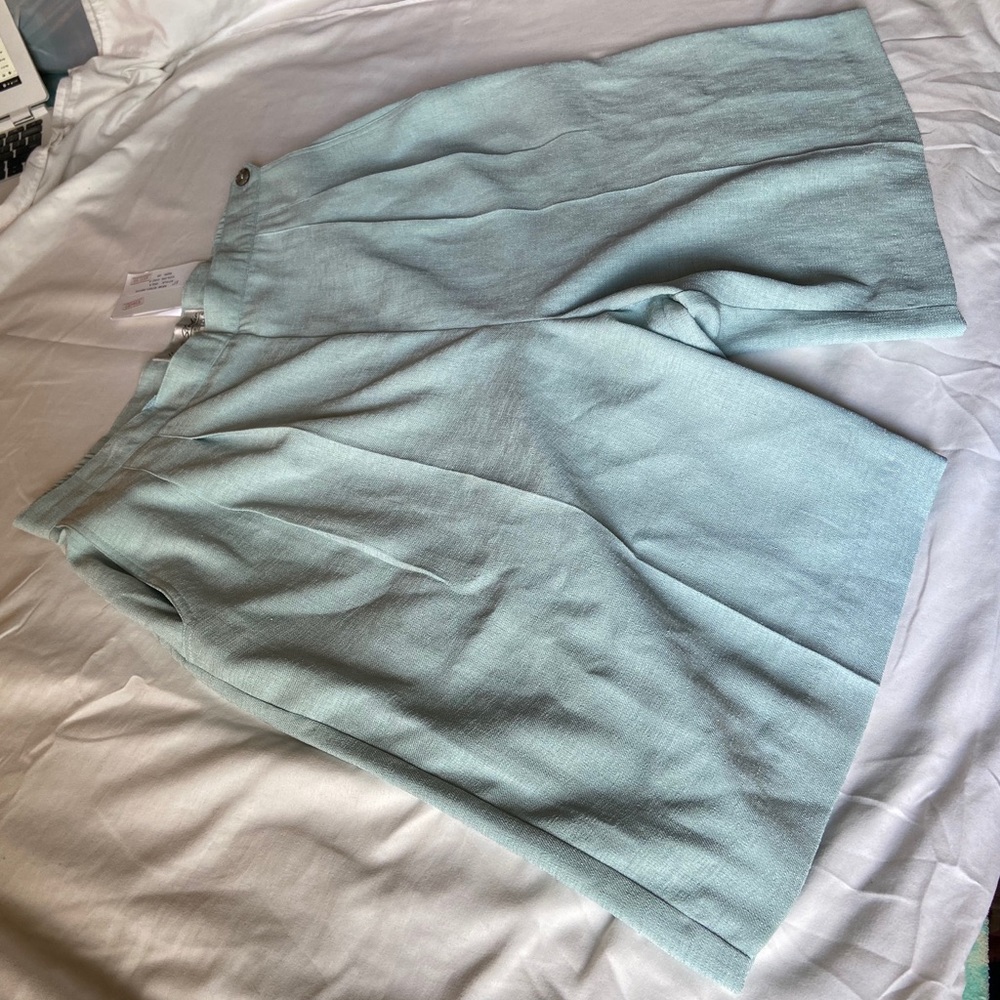 Hana Studio California Shorts - NWT Size 20
